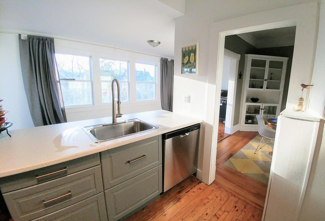 Beside The Tulip Tree Apartment Шелбърн Екстериор снимка